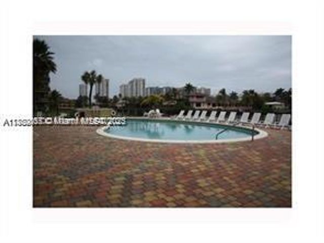 301 Golden Isles Dr 211, Hallandale Beach, FL 33009