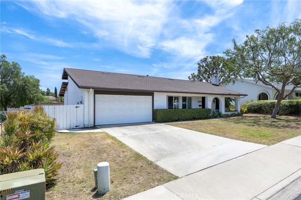 Image 2 of property listing at 1843 Donalor, Escondido, CA 92027