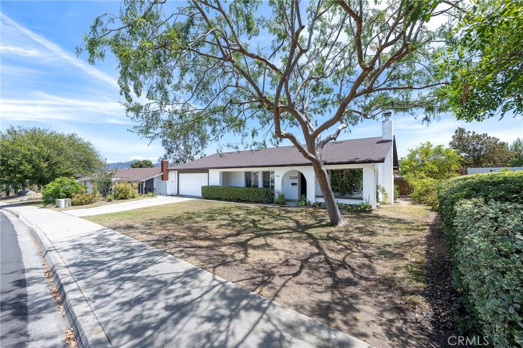 Image 4 of property listing at 1843 Donalor, Escondido, CA 92027
