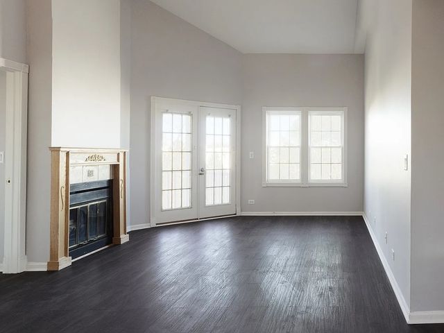 383 WEXFORD Court, Carol Stream, IL 60188