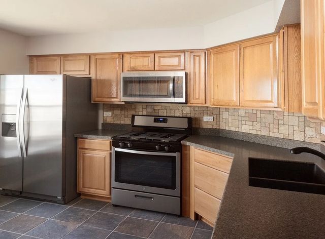 383 WEXFORD Court, Carol Stream, IL 60188