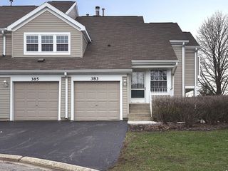 383 WEXFORD Court, Carol Stream, IL 60188