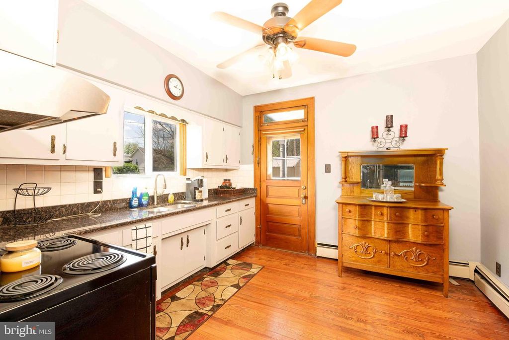 Image 11 of property listing at 314 PULASKI ST, Cumberland, MD 21502