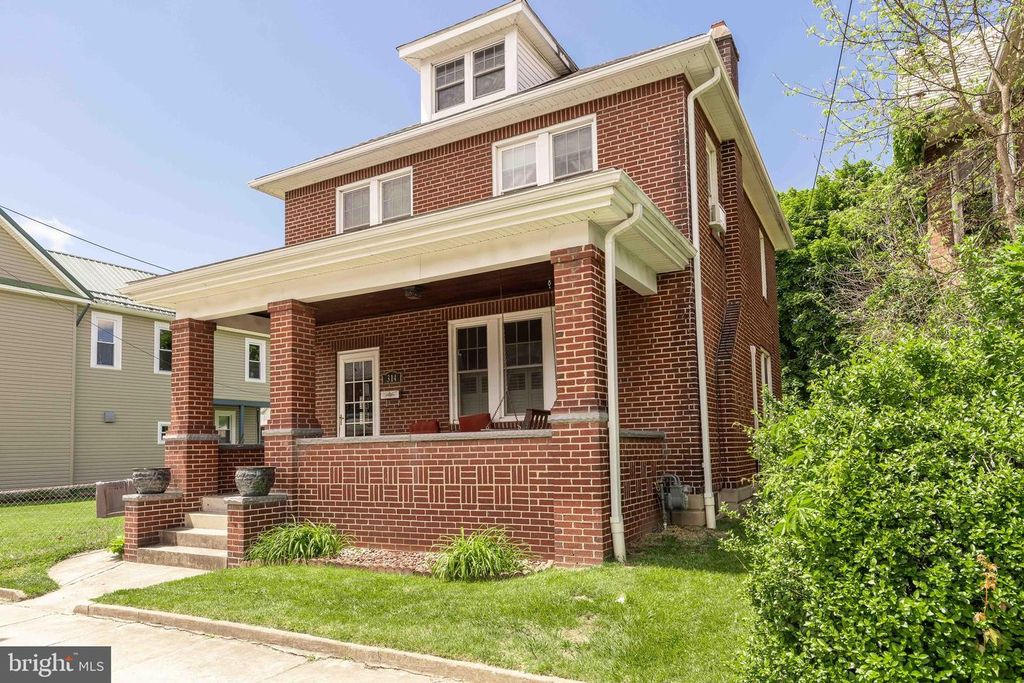 Image 2 of property listing at 314 PULASKI ST, Cumberland, MD 21502
