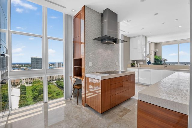 550 Okeechobee Boulevard Lph-23, West Palm Beach, FL 33401