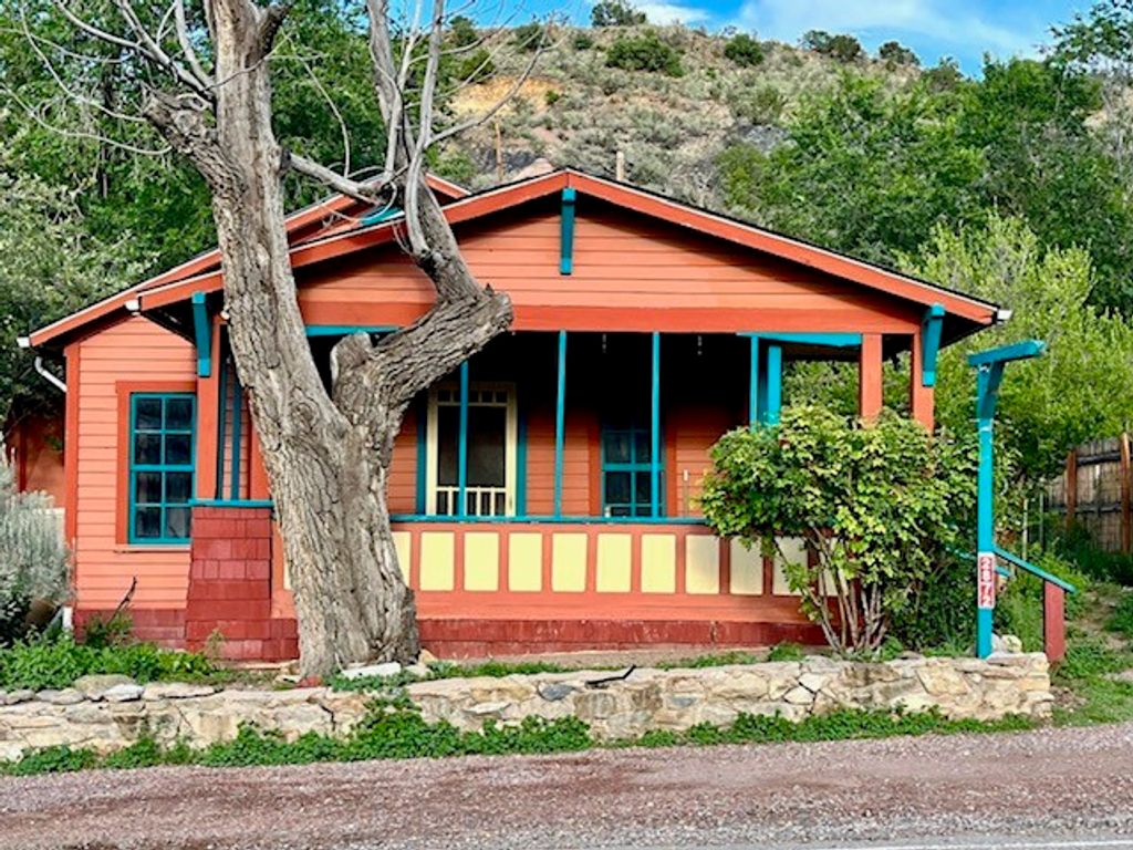 2872 Nm 14, Madrid, NM 87010