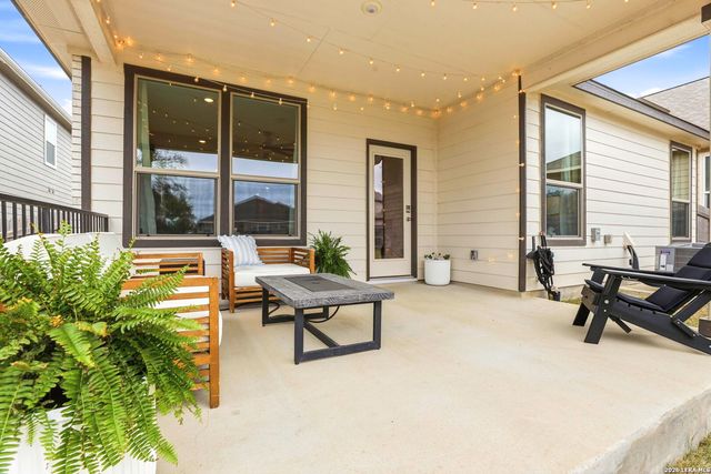 327 W Low Cascade Dr, Boerne, TX 78006