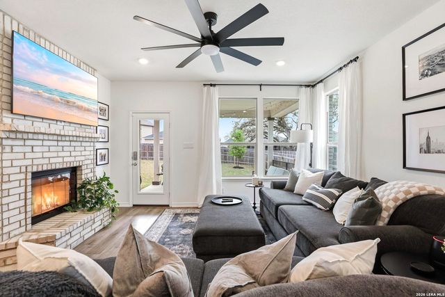 327 W Low Cascade Dr, Boerne, TX 78006