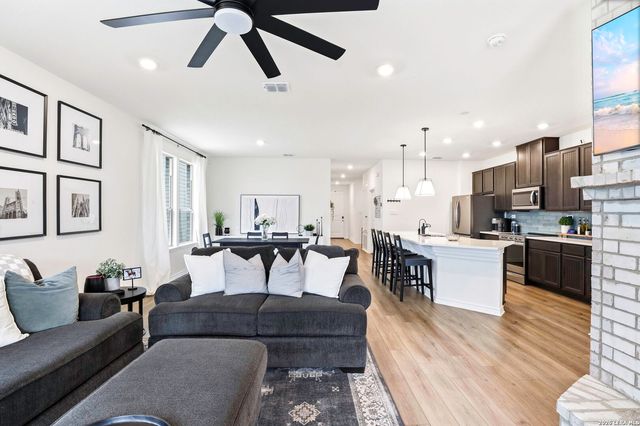 327 W Low Cascade Dr, Boerne, TX 78006