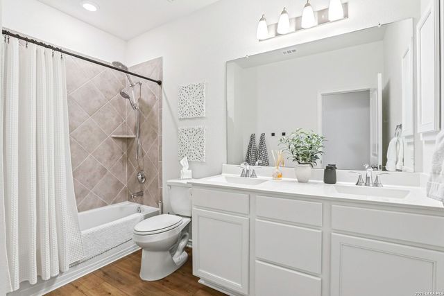 327 W Low Cascade Dr, Boerne, TX 78006