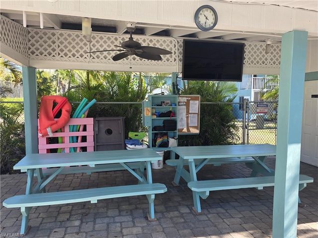 8162 Country RD 102, Fort Myers, FL 33919