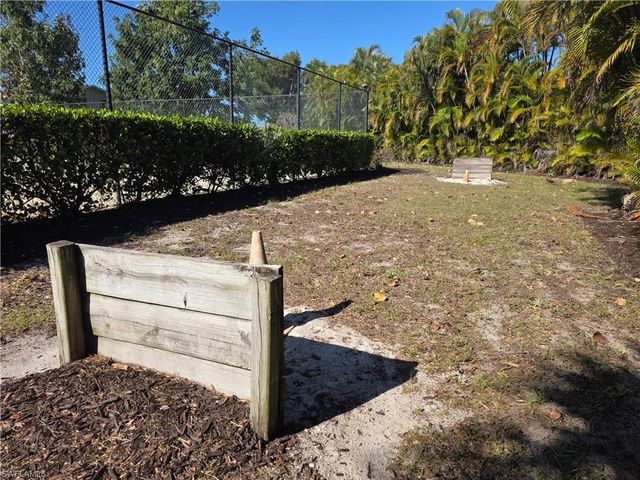 8162 Country RD 102, Fort Myers, FL 33919