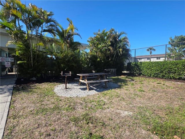 8162 Country RD 102, Fort Myers, FL 33919
