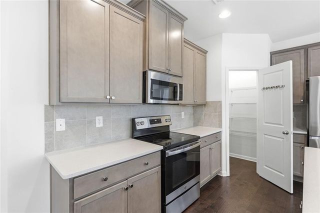 586 Morrow Lane SW, Atlanta, GA 30331