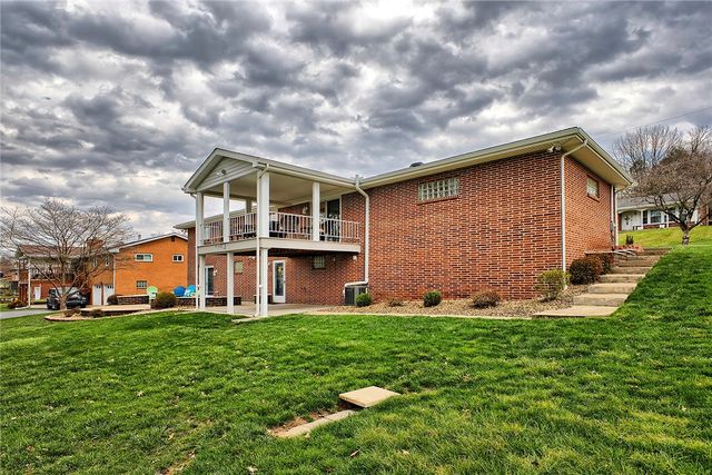 469 Hillcrest Drive, Unity Twp, PA 15650
