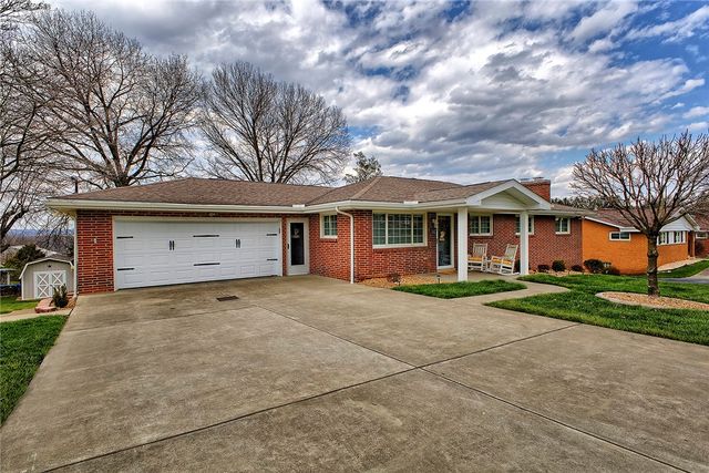 469 Hillcrest Drive, Unity Twp, PA 15650