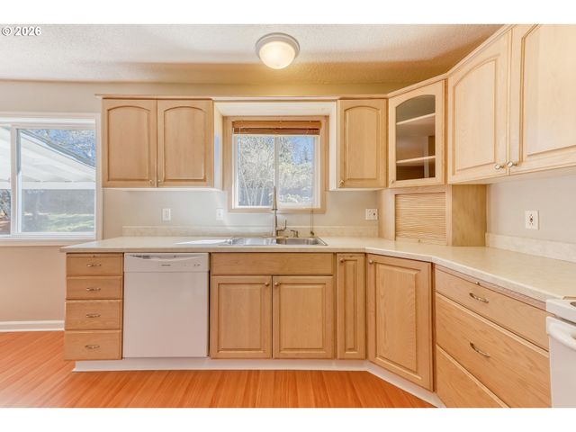 1120 Se Spruce Ct, Gresham, OR 97080