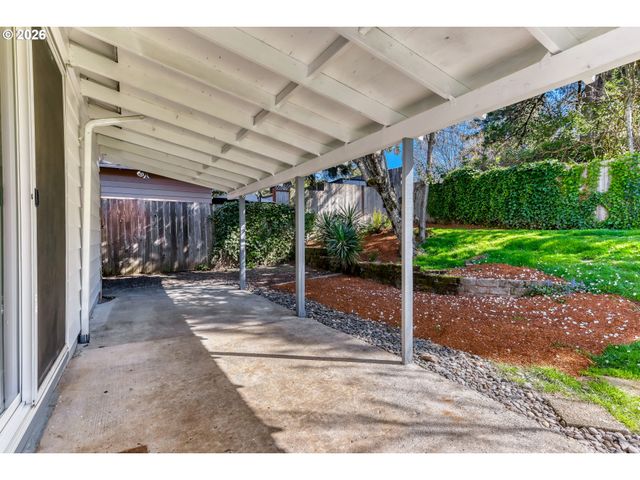 1120 Se Spruce Ct, Gresham, OR 97080