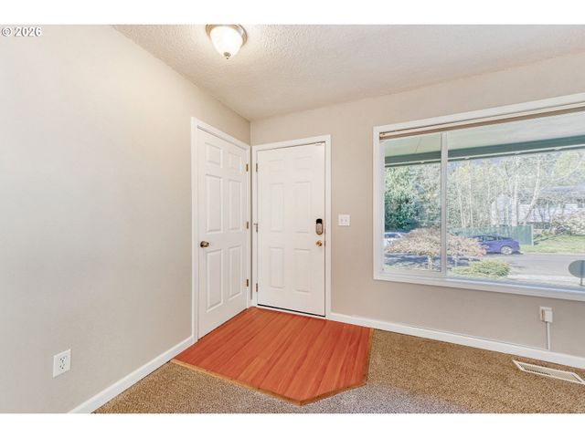 1120 Se Spruce Ct, Gresham, OR 97080