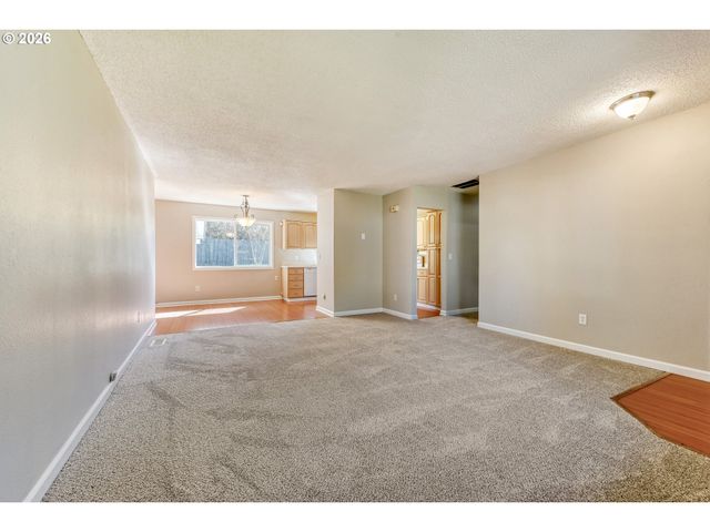 1120 Se Spruce Ct, Gresham, OR 97080