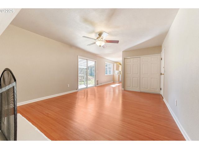 1120 Se Spruce Ct, Gresham, OR 97080