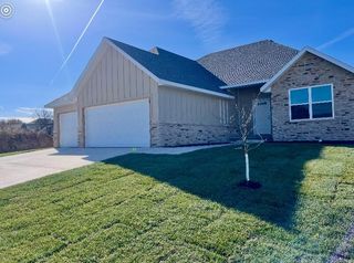 1371 N Lyon Avenue, Republic, MO 65738