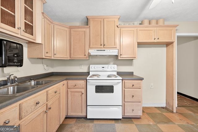 301 Oak Ridge Drive, Maysville, GA 30558