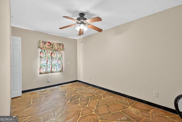 301 Oak Ridge Drive, Maysville, GA 30558