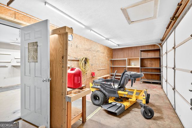 301 Oak Ridge Drive, Maysville, GA 30558