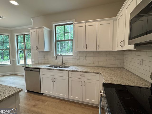 176 Country World Drive, Macon, GA 31211