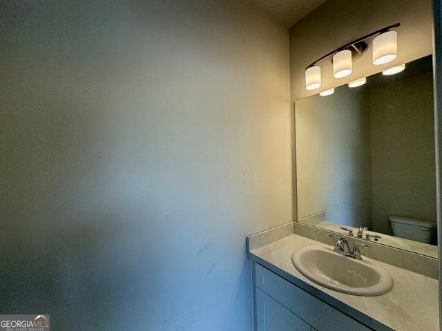 176 Country World Drive, Macon, GA 31211