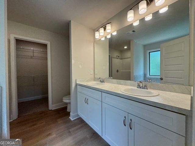 176 Country World Drive, Macon, GA 31211