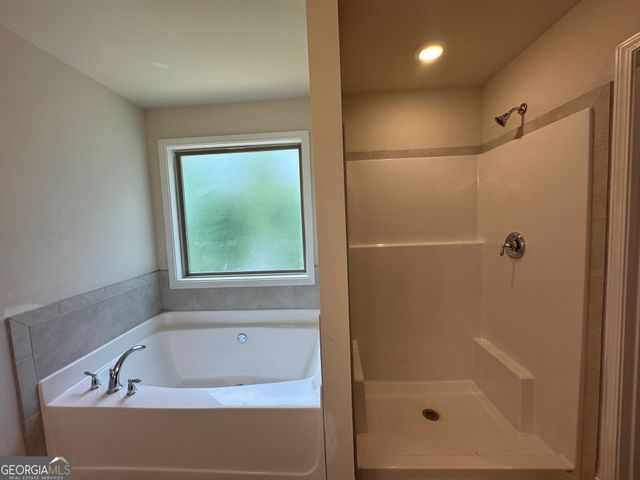176 Country World Drive, Macon, GA 31211