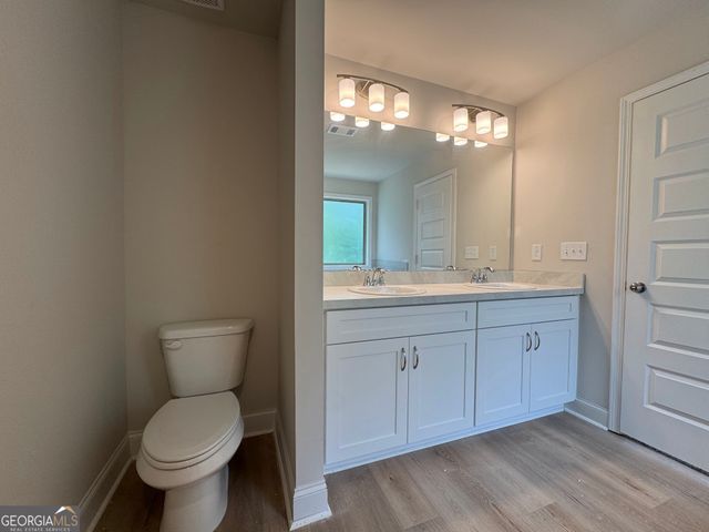 176 Country World Drive, Macon, GA 31211