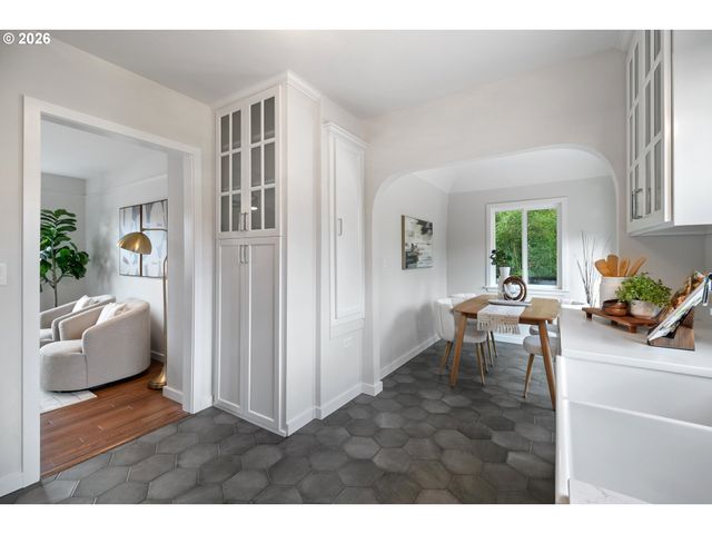 7116 N CURTIS Ave, Portland, OR 97217