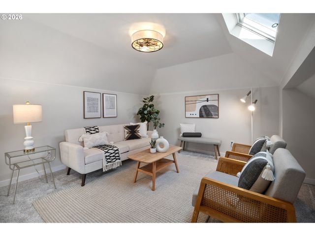 7116 N CURTIS Ave, Portland, OR 97217