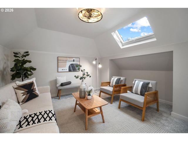 7116 N CURTIS Ave, Portland, OR 97217