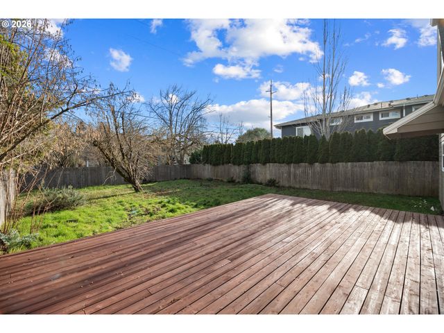 7116 N CURTIS Ave, Portland, OR 97217