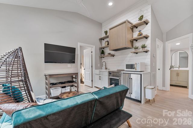 182 Malibu Road, Mooresville, NC 28117