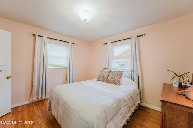 4211 Blossomwood Dr, Louisville, KY 40220