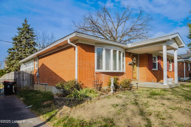 4211 Blossomwood Dr, Louisville, KY 40220