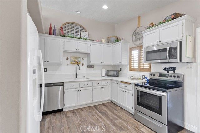 6297 Coleridge, Oak Hills, CA 92344