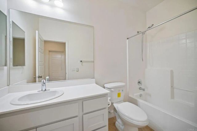 2487 Ascending Oaks Lane 1, Simi Valley, CA 93063
