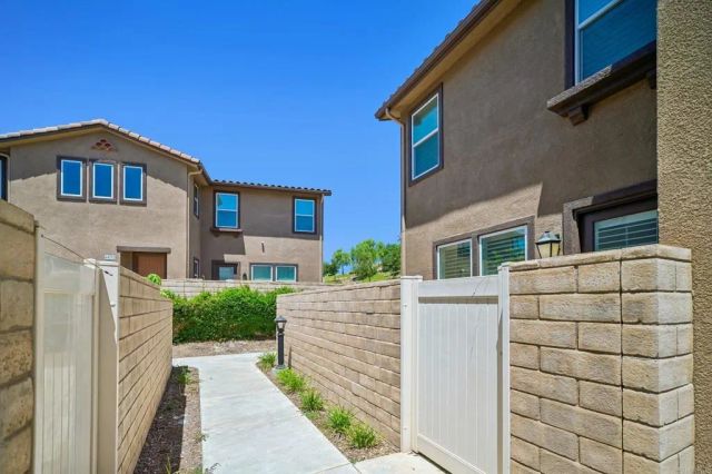 2487 Ascending Oaks Lane 1, Simi Valley, CA 93063
