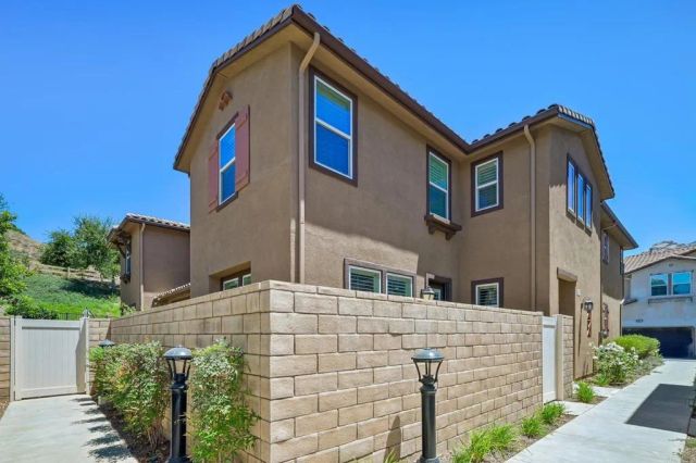 2487 Ascending Oaks Lane 1, Simi Valley, CA 93063
