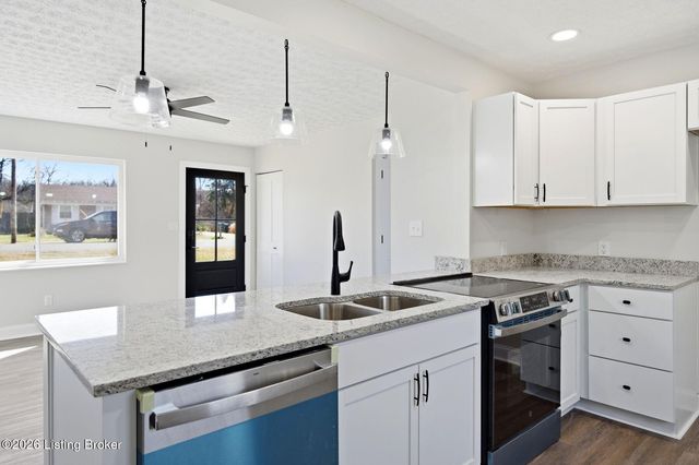 9410 Coolridge Dr, Louisville, KY 40229