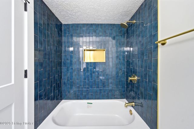 9410 Coolridge Dr, Louisville, KY 40229