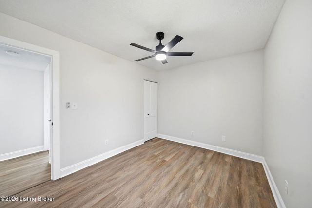 9410 Coolridge Dr, Louisville, KY 40229