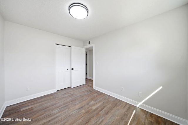 9410 Coolridge Dr, Louisville, KY 40229