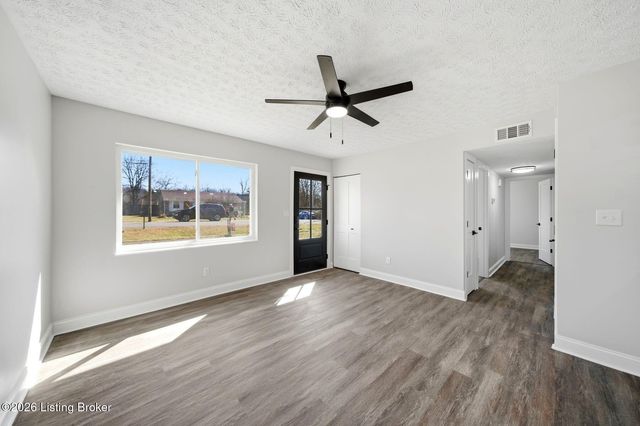 9410 Coolridge Dr, Louisville, KY 40229